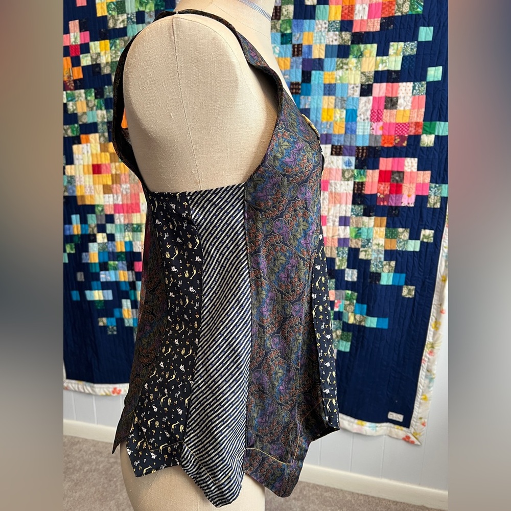 👔Necktie Tank! 👔 - Picture 6 of 16